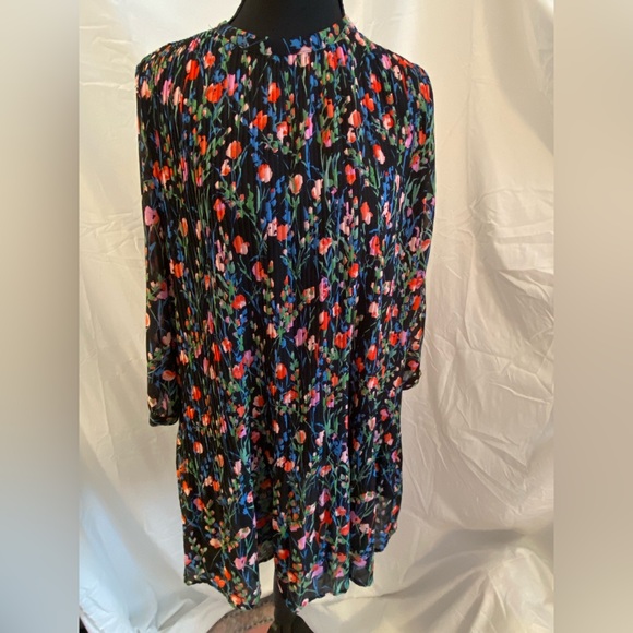 Zara Black Dress with Red and Green Floral Pattern - Picture 3 of 8